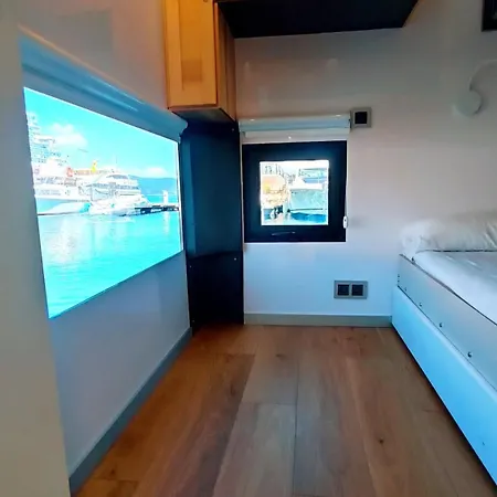 Botel Different Charter Vigo