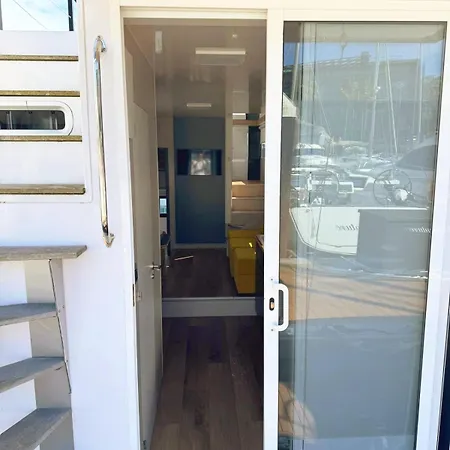 Casa Flotante En El Puerto De - Different Charter Hotel na wodzie Vigo