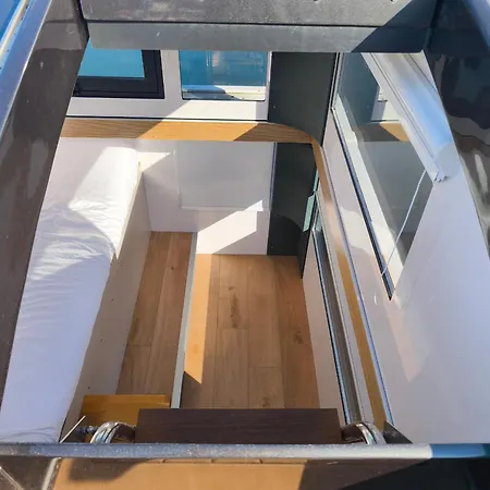 Barco Different Charter - Experiencia Unica En El Puerto Deportivo De 船上ホテル