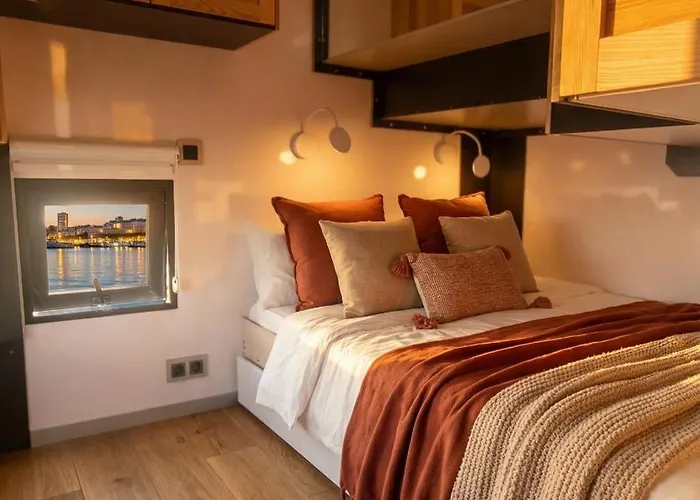 Casa Flotante En El Centro De - Different Charter Botel *